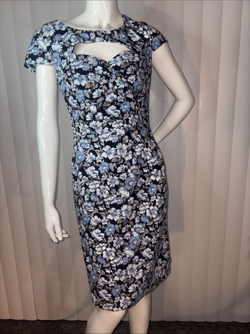 ModCloth "Dear Fiery" Floral Cutout Sheath Dress - Blue Bloom - Small